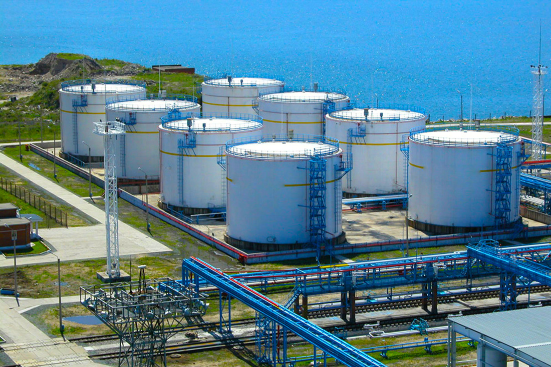 Нефтебаза с резервуарным парком